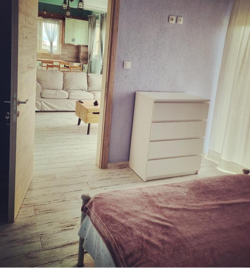 Tararas Apartments 네아 미카니오나 외부 사진