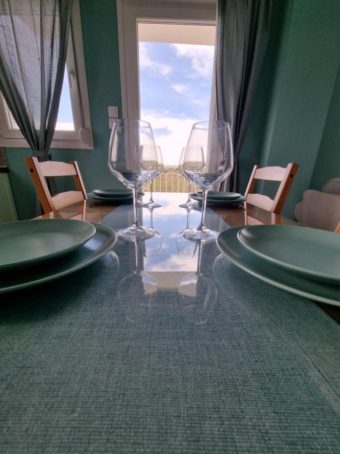 Tararas Apartments 네아 미카니오나 외부 사진