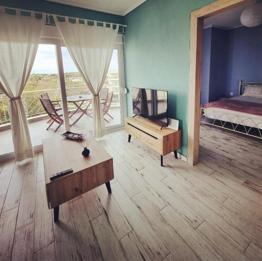 Tararas Apartments 네아 미카니오나 외부 사진