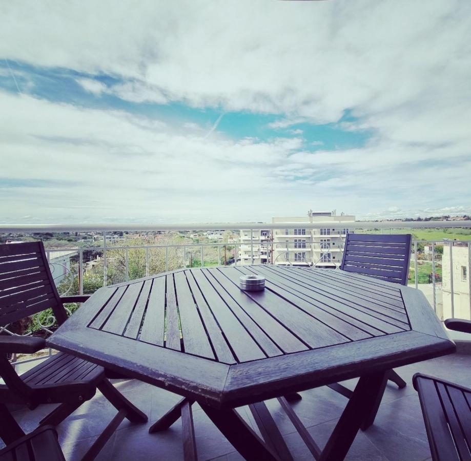 Tararas Apartments 네아 미카니오나 외부 사진